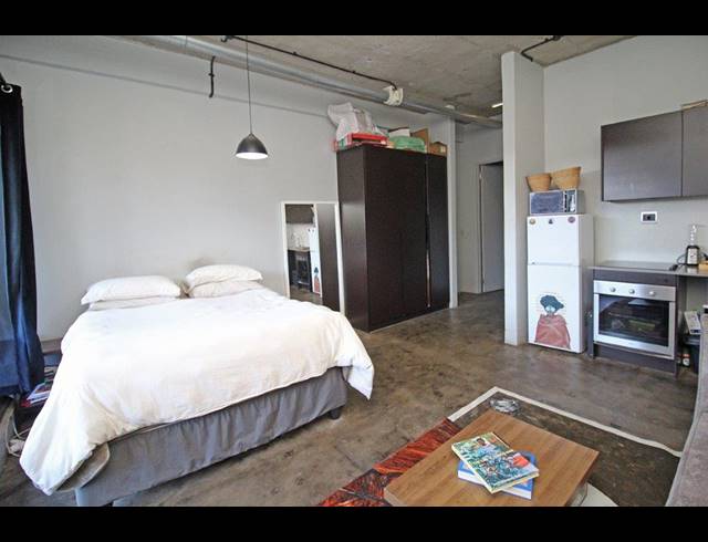 0.5 BEDROOM APARTMENT FOR SALE IN MABONENG